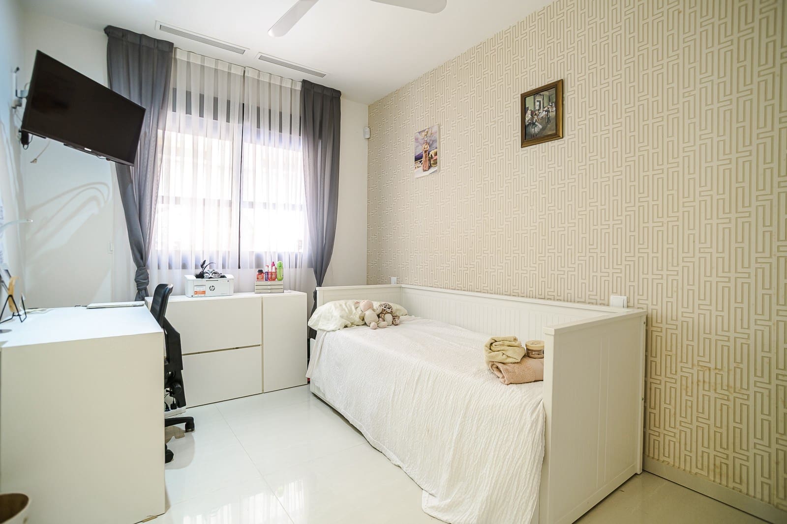 2 bedroom Apartment for sale in Guardamar del Segura with pool garage - € 299,000 (Ref: 9957579)