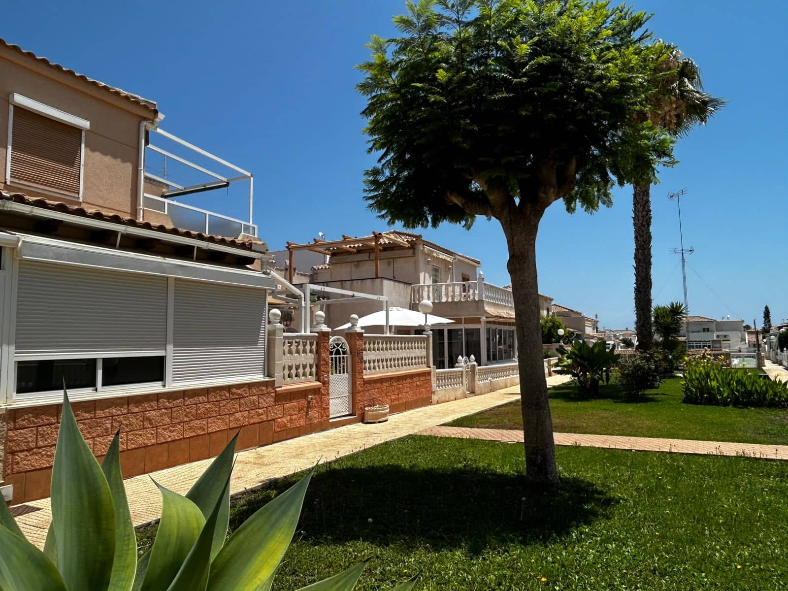 3 makuuhuone Omakotitalo myytävänä paikassa Playa Flamenca mukana uima-altaan - 274 000 € (Ref: 9959347)
