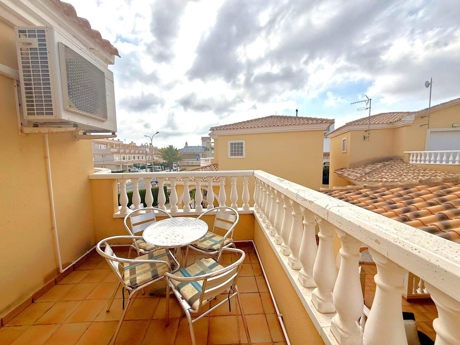 3 camera da letto Villa in vendita in Villamartin con piscina - 339.000 € (Rif: 9961984)