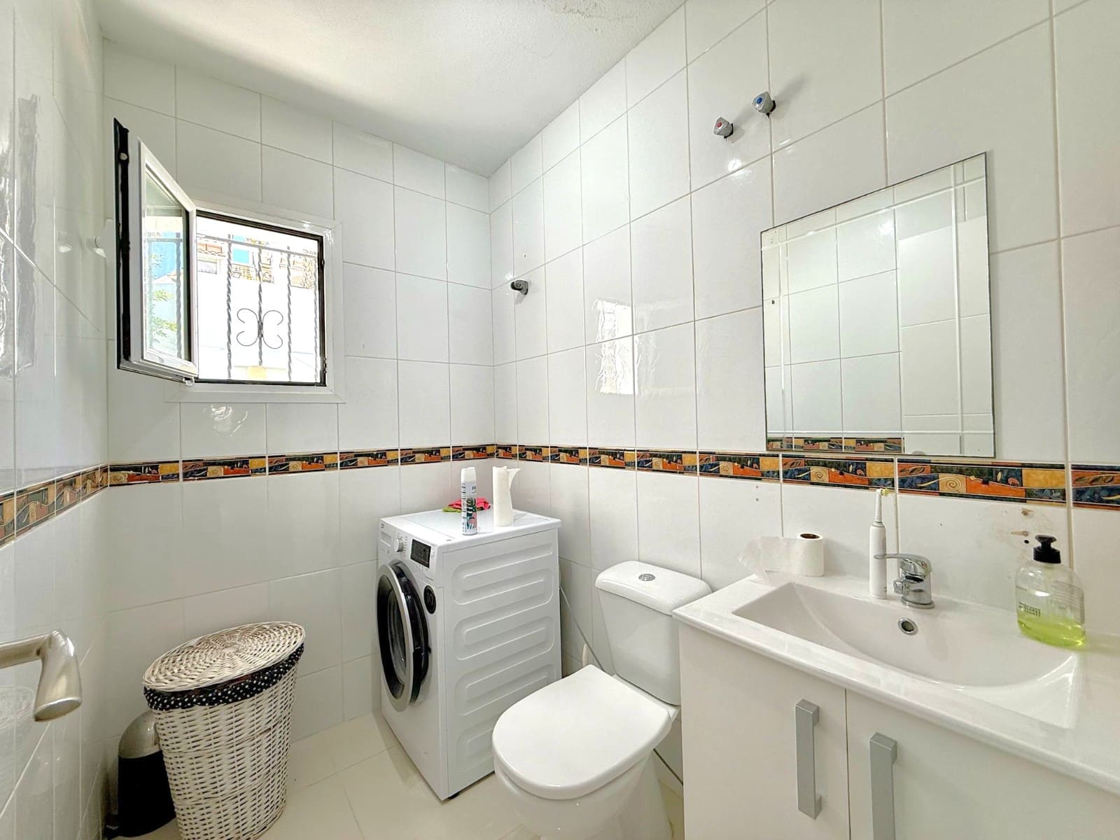 3 soveværelse Byhus til salg i Villamartin med swimmingpool - € 265.000 (Ref: 9961985)