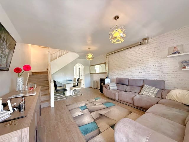 3 soveværelse Byhus til salg i Villamartin, Orihuela med swimmingpool - € 265.000 (Ref: 9961985)