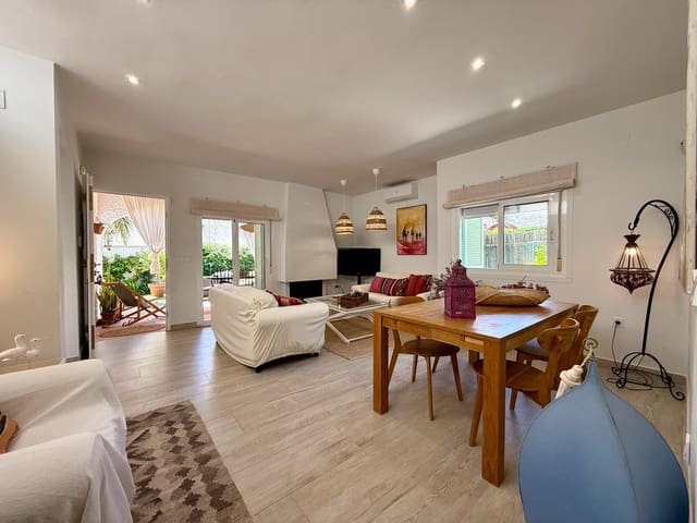 3 soverom Kjedet enebolig til salgs i Dehesa de Campoamor, Orihuela med svømmebasseng - € 435 000 (Ref: 9961987)