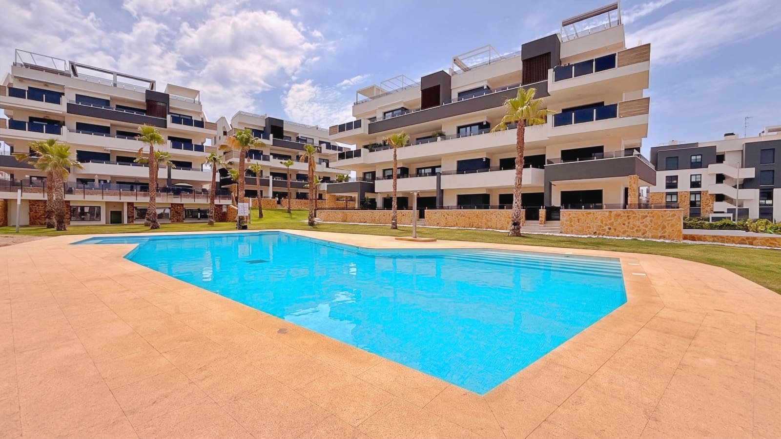 Apartamento de 2 habitaciones en Orihuela Costa en venta - 295.000 € (Ref: 9968066)