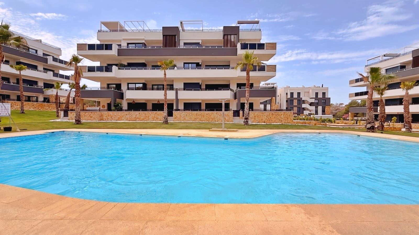Apartamento de 2 habitaciones en Orihuela Costa en venta - 295.000 € (Ref: 9968066)