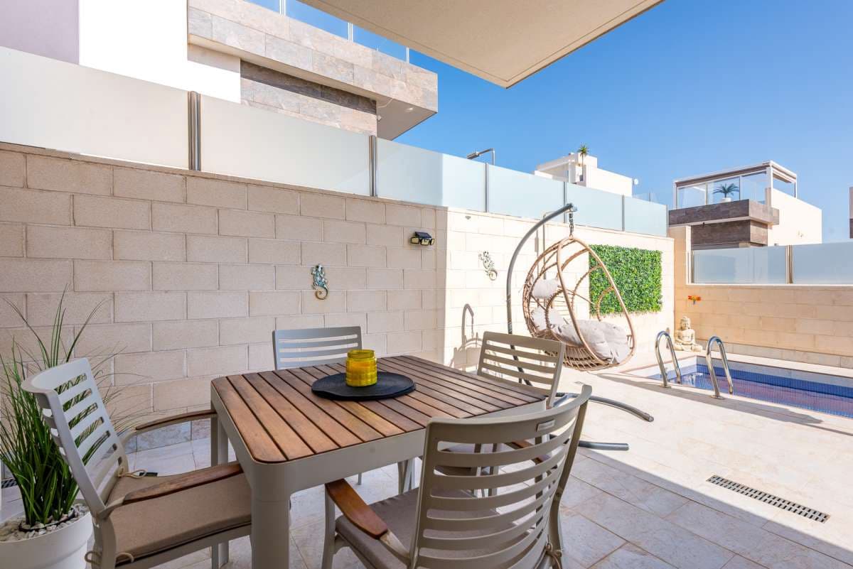 3 slaapkamer Villa te koop in Orihuela Costa met zwembad - € 375.000 (Ref: 9968109)