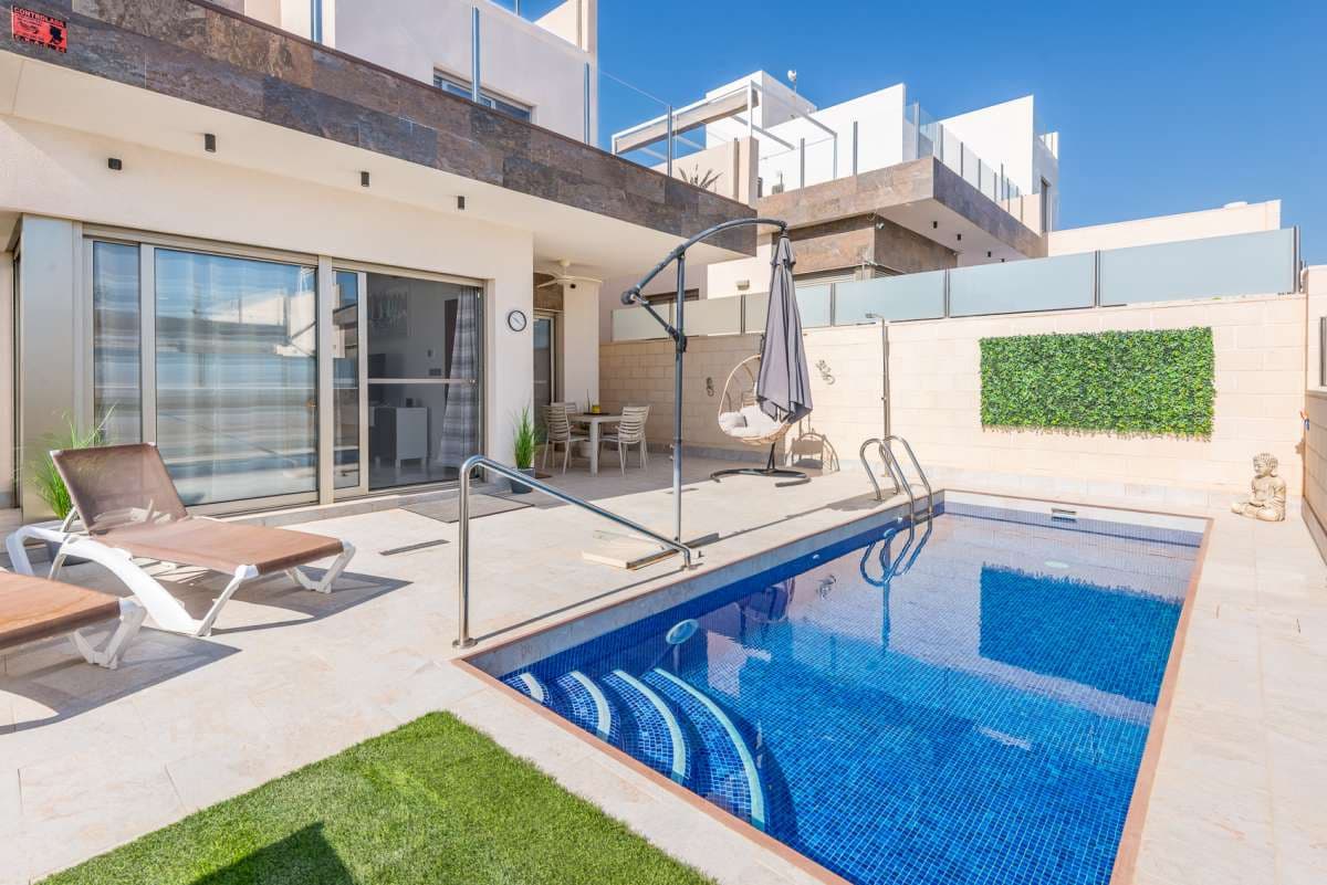 3 slaapkamer Villa te koop in Orihuela Costa met zwembad - € 375.000 (Ref: 9968109)