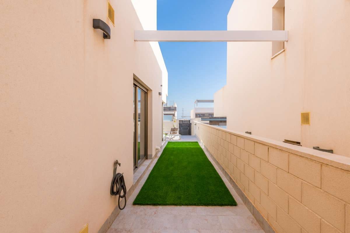 3 slaapkamer Villa te koop in Orihuela Costa met zwembad - € 375.000 (Ref: 9968109)