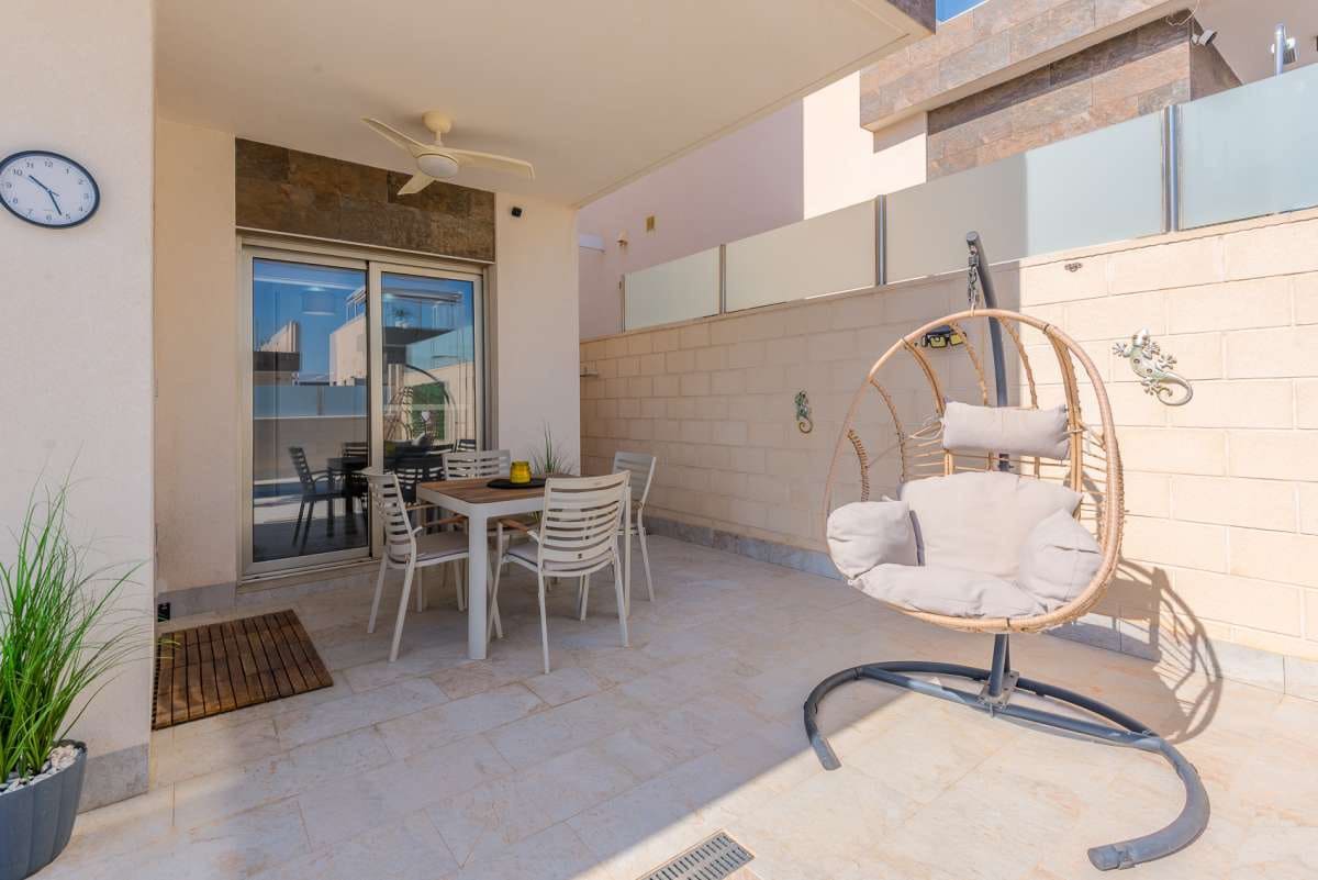 3 slaapkamer Villa te koop in Orihuela Costa met zwembad - € 375.000 (Ref: 9968109)