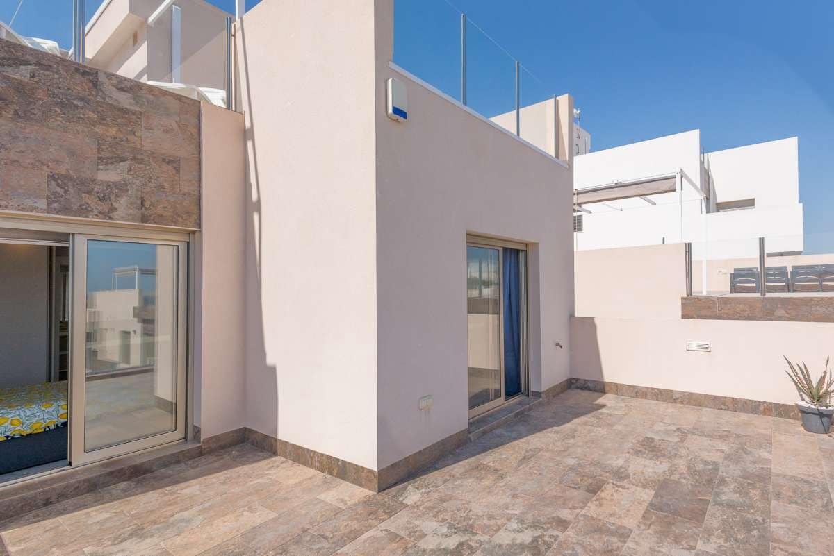 3 slaapkamer Villa te koop in Orihuela Costa met zwembad - € 375.000 (Ref: 9968109)