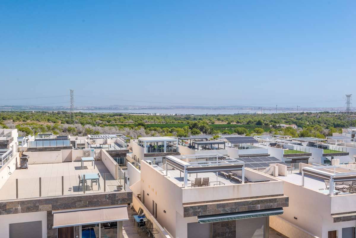 3 slaapkamer Villa te koop in Orihuela Costa met zwembad - € 375.000 (Ref: 9968109)