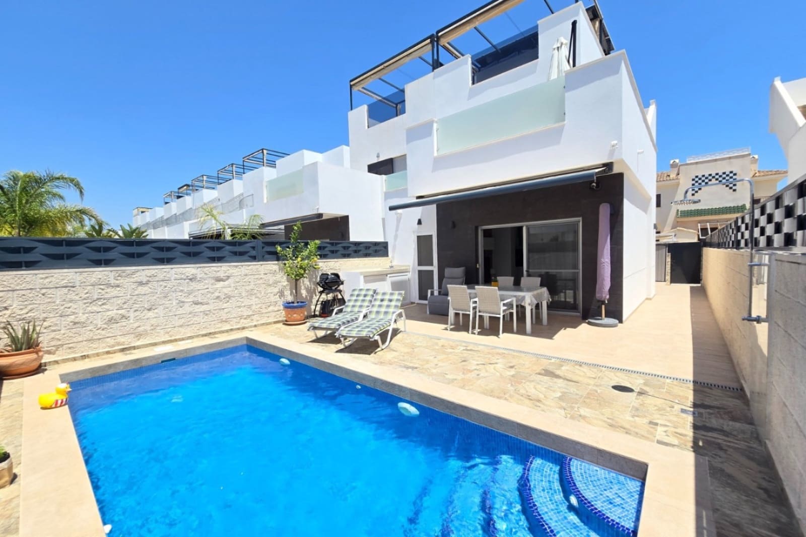 3 soverom Villa til salgs i Ciudad Quesada med svømmebasseng - € 395 000 (Ref: 9970876)