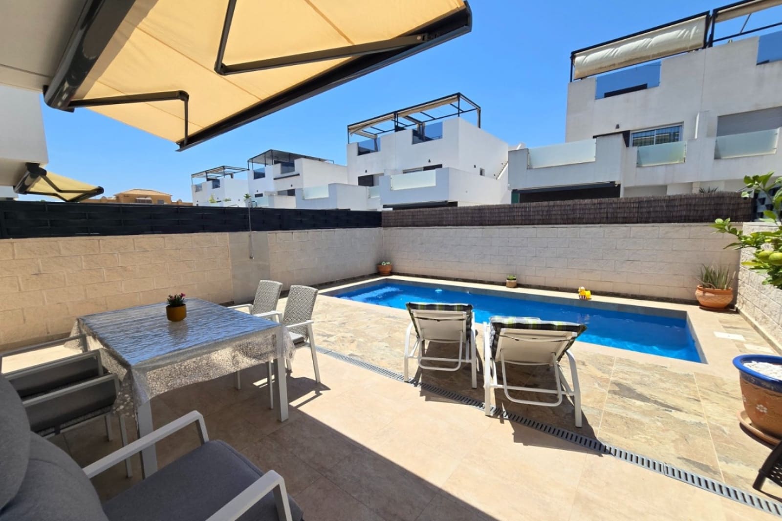 3 soverom Villa til salgs i Ciudad Quesada med svømmebasseng - € 395 000 (Ref: 9970876)