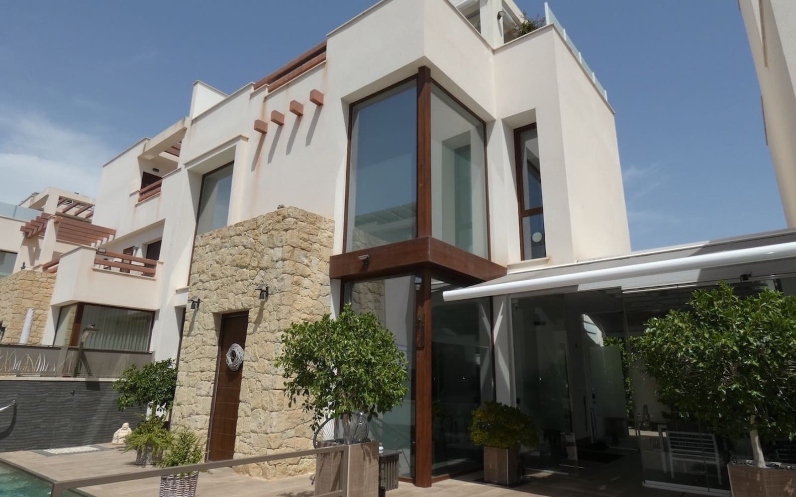 3 camera da letto Villa in vendita in Pueblo Bravo con piscina - 375.000 € (Rif: 9971514)