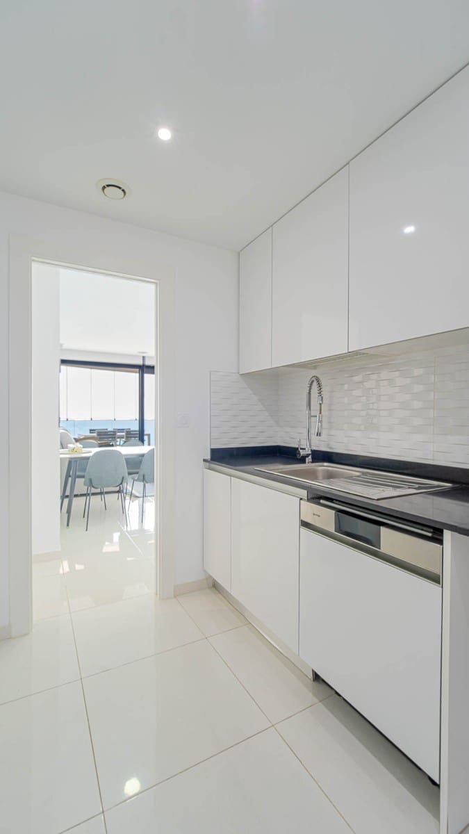 Apartamento de 2 habitaciones en Orihuela Costa en venta con piscina garaje - 450.000 € (Ref: 9972945)