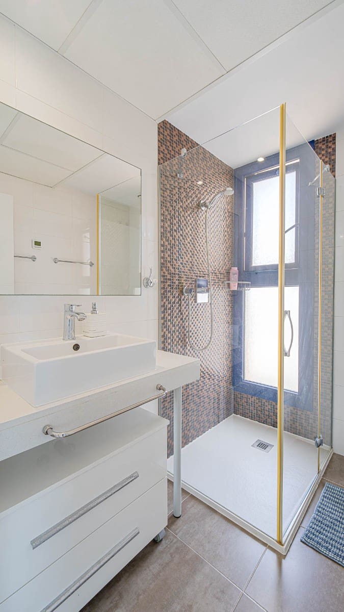 Apartamento de 2 habitaciones en Orihuela Costa en venta con piscina garaje - 450.000 € (Ref: 9972945)