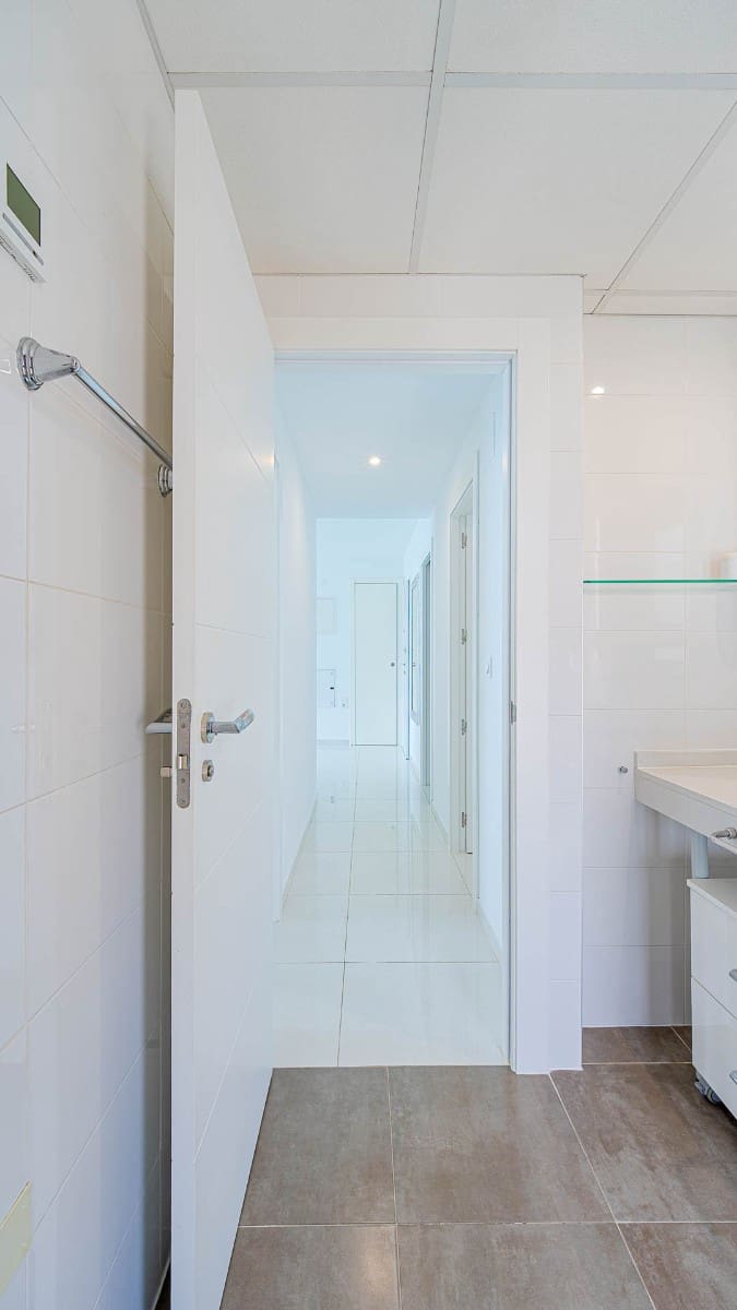 Apartamento de 2 habitaciones en Orihuela Costa en venta con piscina garaje - 450.000 € (Ref: 9972945)