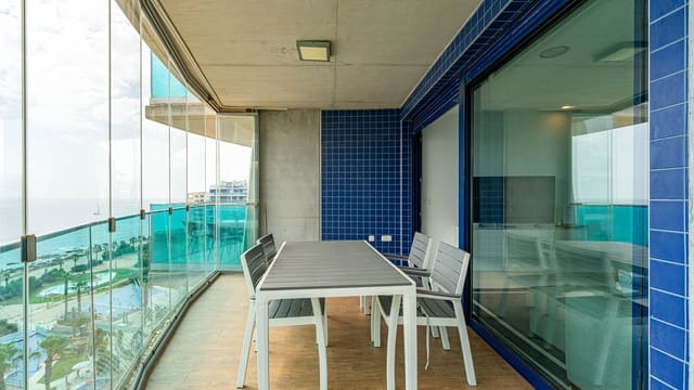 Apartamento de 2 habitaciones en Punta Prima, Orihuela en venta con piscina garaje - 450.000 € (Ref: 9972945)