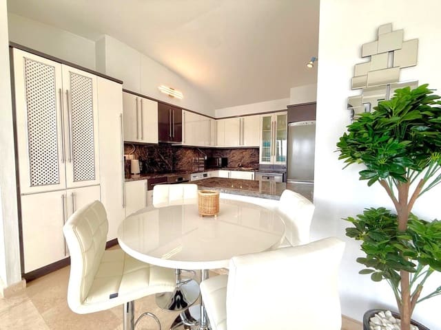 Apartamento de 3 habitaciones en Las Ramblas Golf, Orihuela en venta con piscina - 389.000 € (Ref: 9980225)