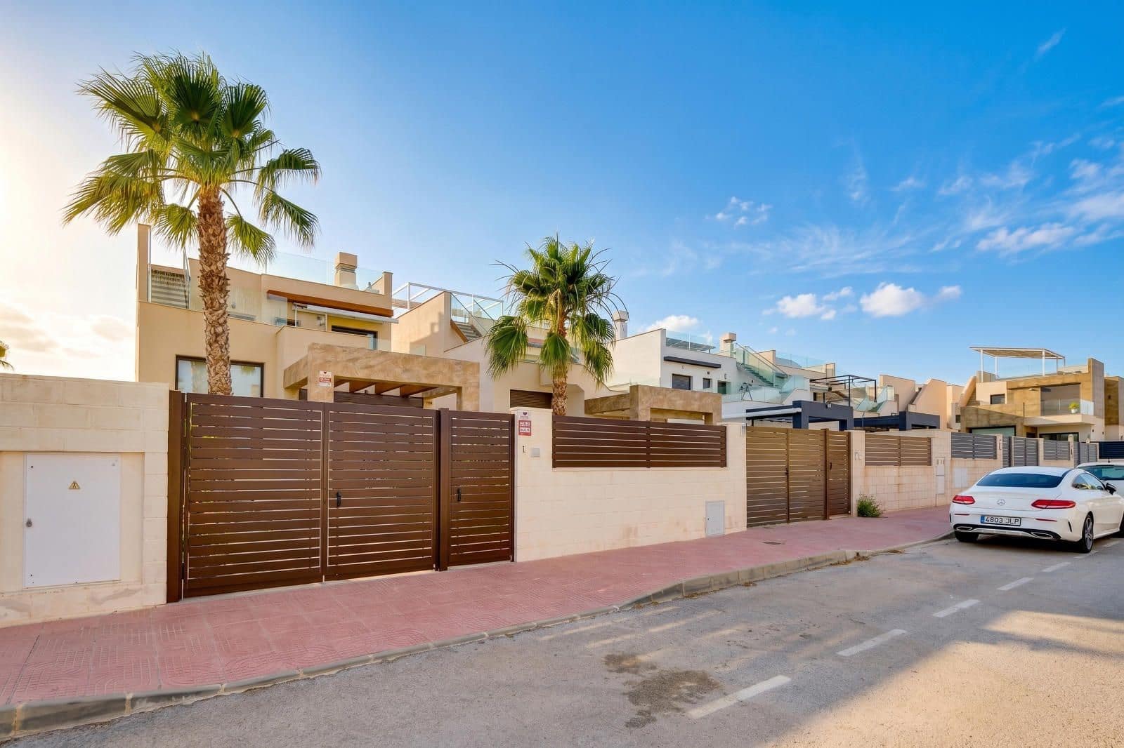 3 soveværelse Villa til salg i Ciudad Quesada med swimmingpool - € 379.969 (Ref: 9984493)