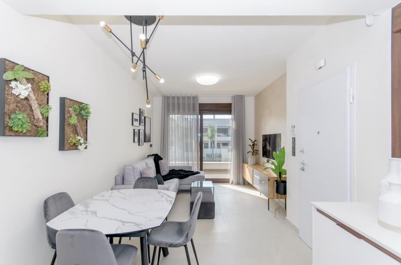 2 quarto Bungalow para venda em Los Balcones com piscina - 320 000 € (Ref: 9986395)