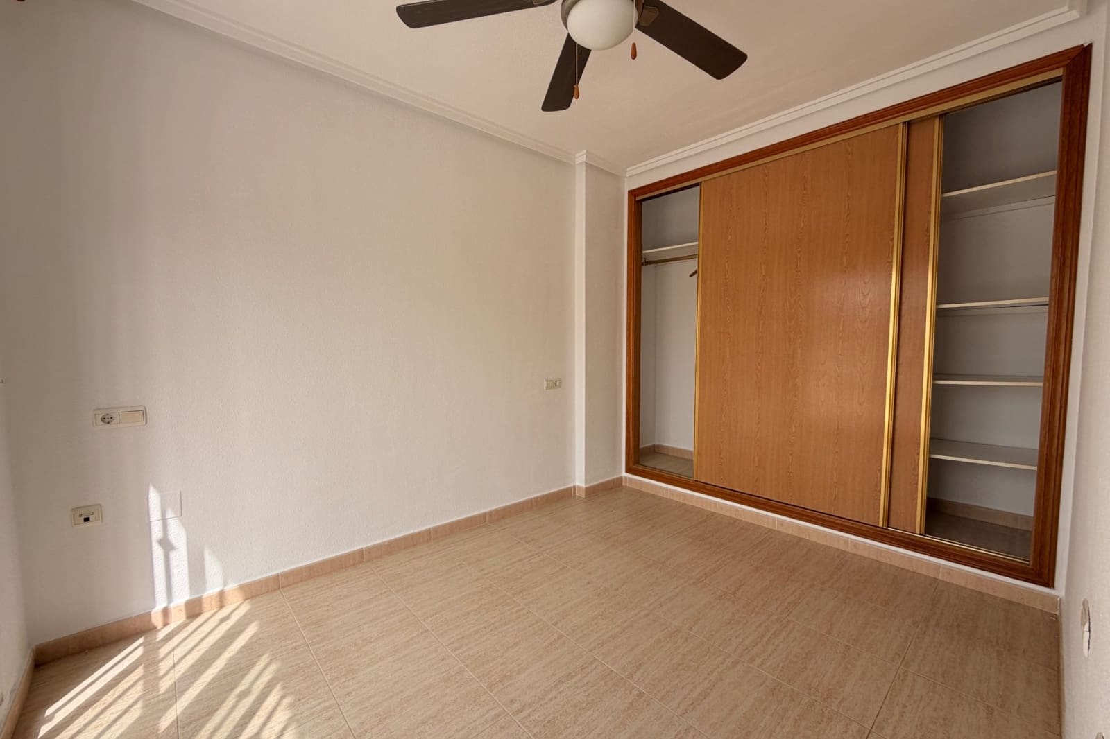 3 soveværelse Villa til salg i Benimar med swimmingpool garage - € 285.000 (Ref: 9990205)