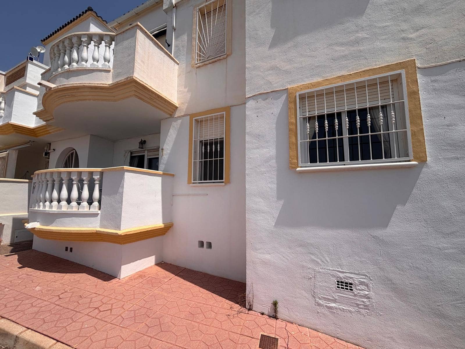 2 Zimmer Apartment zu verkaufen in Ciudad Quesada mit Pool - 124.500 € (Ref: 9996712)