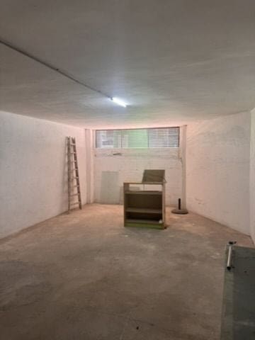 Commercial for sale in Torrevieja - € 39,990 (Ref: 9996715)