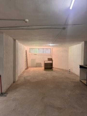 Commercial for sale in Torrevieja - € 39,990 (Ref: 9996715)
