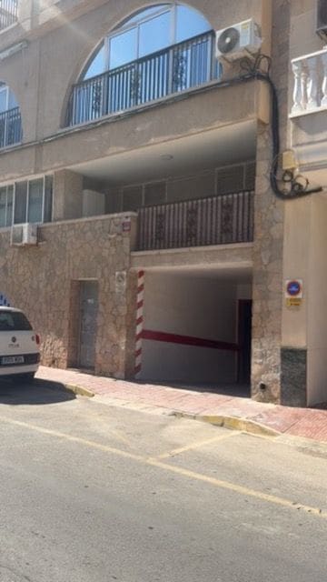 Commercial for sale in Torrevieja - € 39,990 (Ref: 9996715)