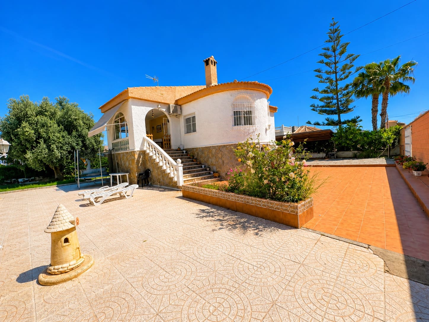 Chalet de 5 habitaciones en La Siesta en venta con piscina garaje - 399.000 € (Ref: 9999906)