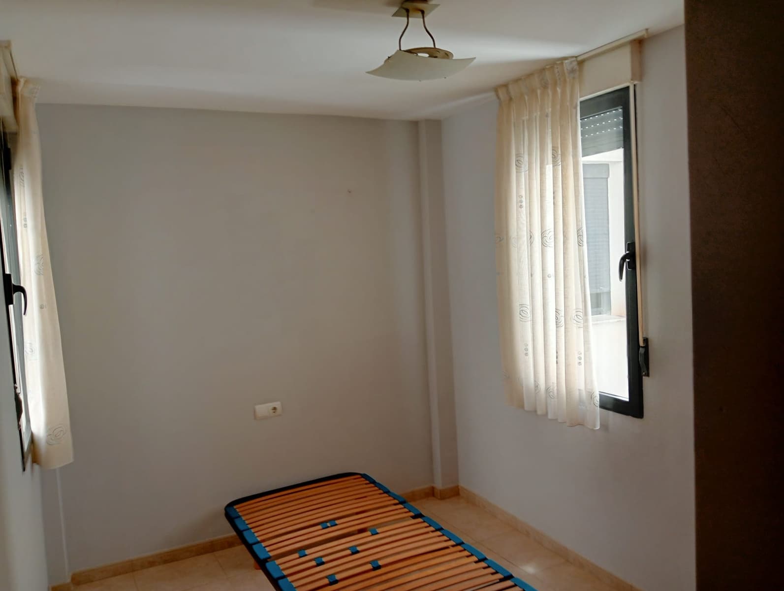 Piso de 3 habitaciones en Gata de Gorgos en alquiler - 900 € (Ref: 10024722)