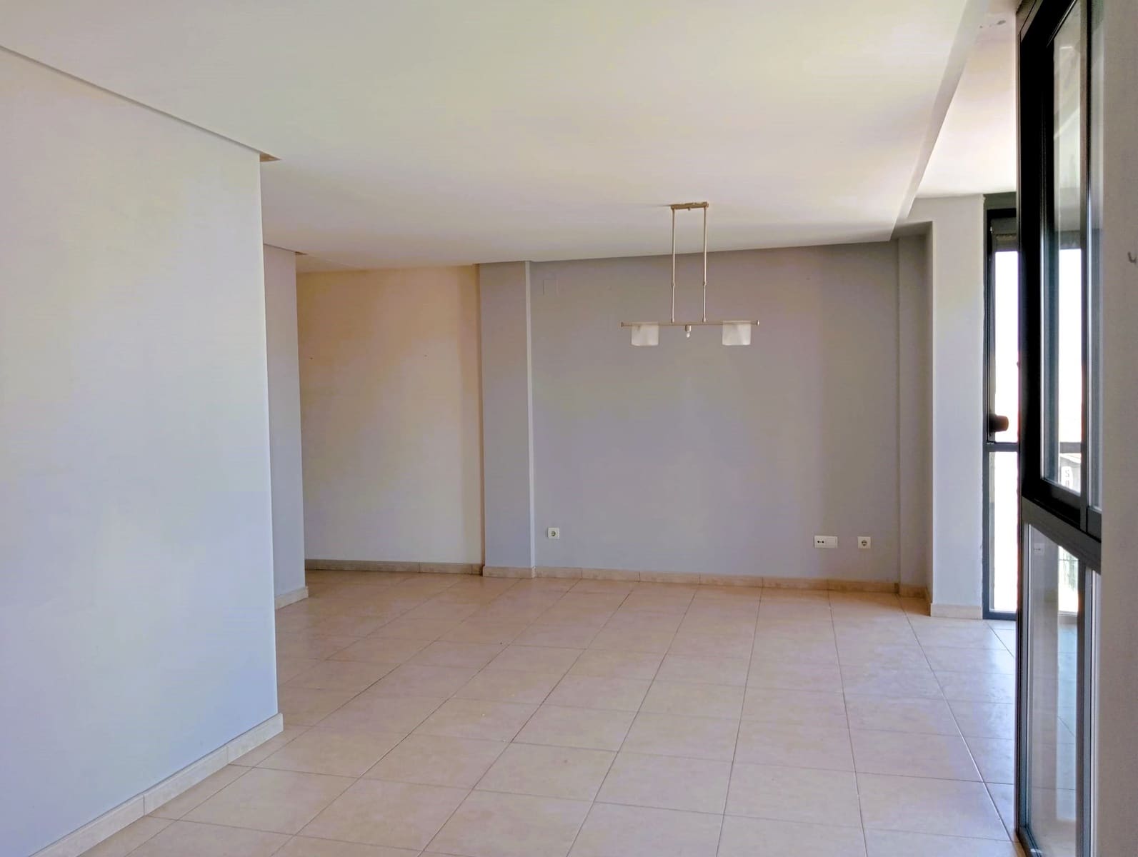 Piso de 3 habitaciones en Gata de Gorgos en alquiler - 900 € (Ref: 10024722)