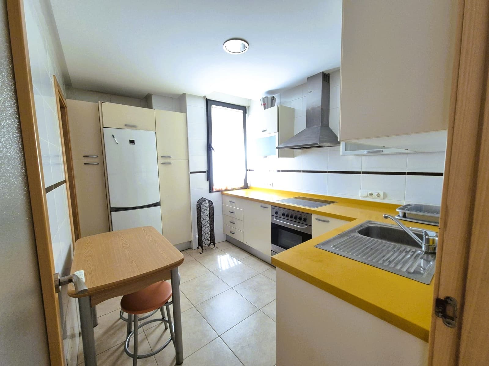 Piso de 3 habitaciones en Gata de Gorgos en alquiler - 900 € (Ref: 10024722)