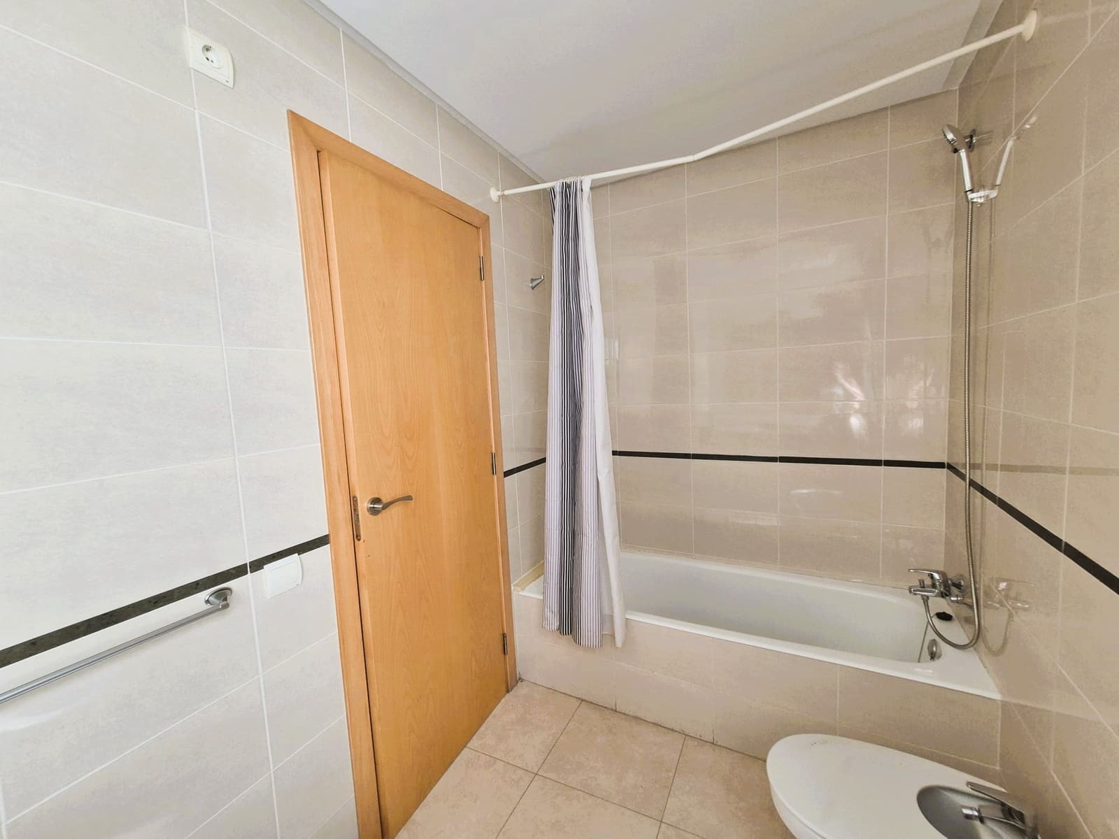 Piso de 3 habitaciones en Gata de Gorgos en alquiler - 900 € (Ref: 10024722)