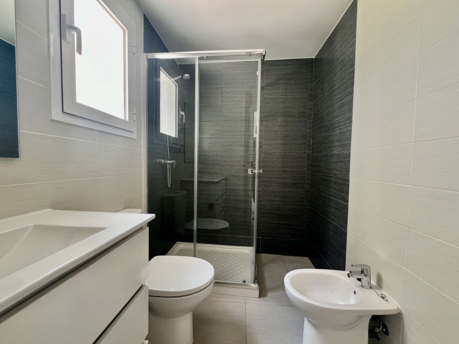Villa/Maison Mitoyenne de 2 chambres à louer à Pedreguer avec piscine garage - 1 000 € (Ref: 10026280)