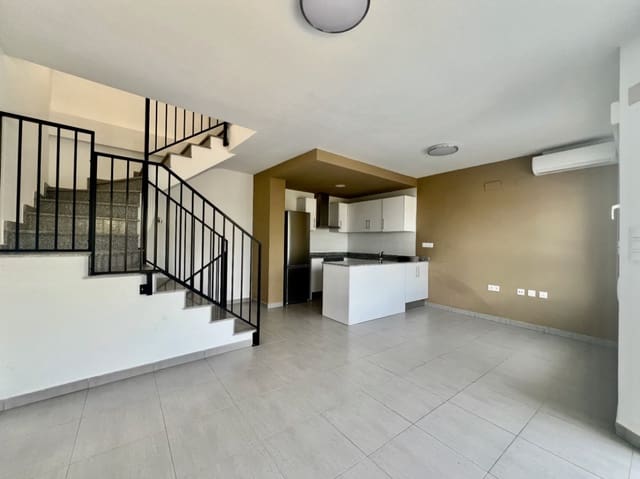 2 bedroom Terraced Villa for rent in Pedreguer with pool garage - € 1,000 (Ref: 10026280)