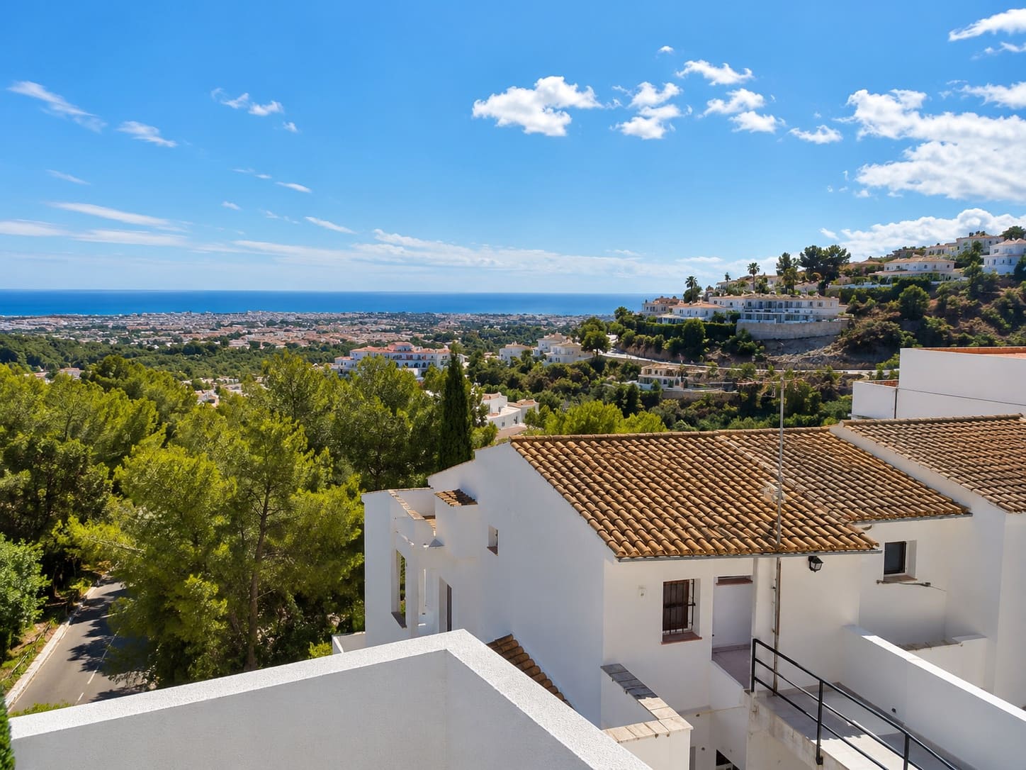 Villa/Maison Mitoyenne de 2 chambres à louer à Pedreguer avec piscine garage - 1 000 € (Ref: 10026280)