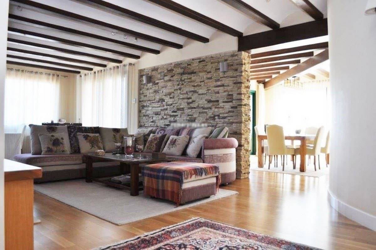 6 bedroom Villa for sale in Pedreguer with garage - € 800,000 (Ref: 3910880)