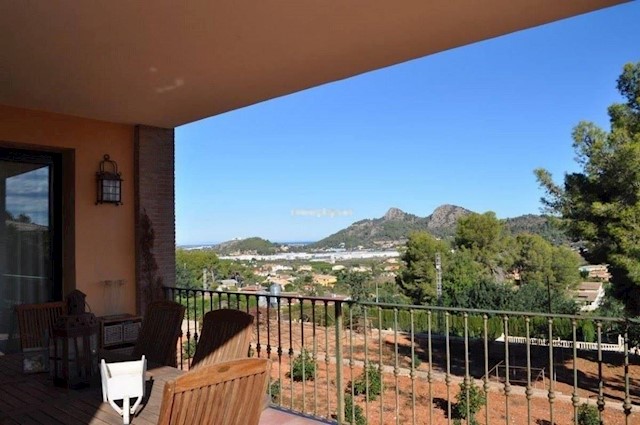 6 slaapkamer Villa te koop in Pedreguer met garage - € 800.000 (Ref: 3910880)