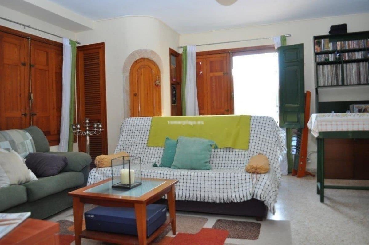 6 bedroom Villa for sale in Pedreguer with garage - € 800,000 (Ref: 3910880)