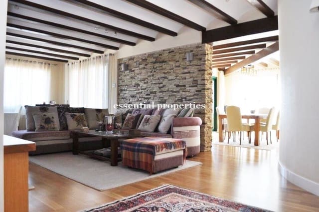 6 Zimmer Villa zu verkaufen in Pedreguer mit Garage - 800.000 € (Ref: 3910880)