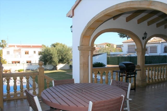 4 bedroom Villa for rent in Cap Martí - El Tossalet - Pinomar, Javea / Xàbia with pool garage - € 2,000 (Ref: 3910959)