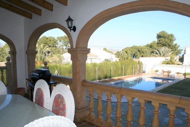 4 bedroom Villa for rent in Cap Martí - El Tossalet - Pinomar, Javea / Xàbia with pool garage - € 2,000 (Ref: 3910959)