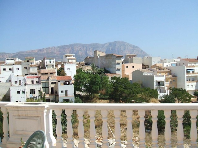 3 slaapkamer Villa te koop in Gata de Gorgos met garage - € 450.000 (Ref: 3913696)