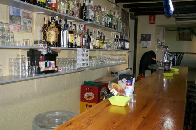 Commercial for sale in Pedreguer - € 250,000 (Ref: 4389006)