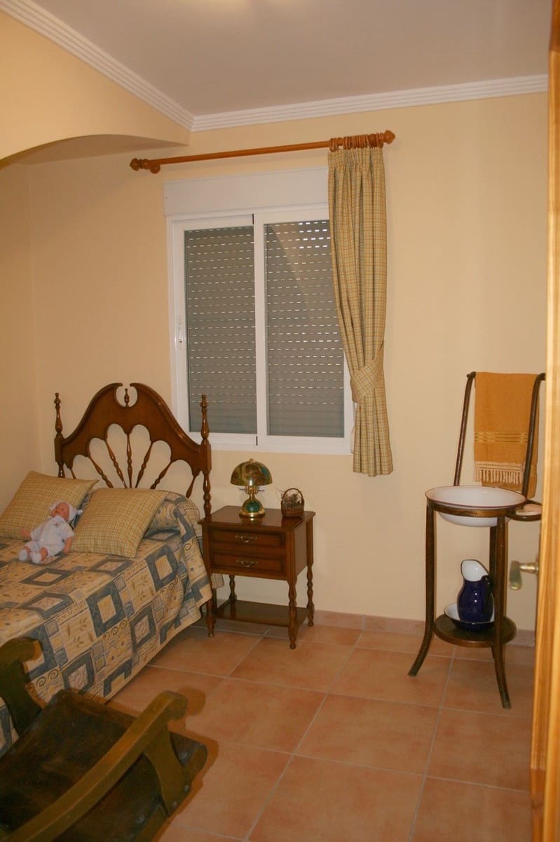 4 soveværelse Villa til salg i Monte Solana med swimmingpool garage - € 650.000 (Ref: 4485279)