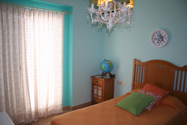 4 slaapkamer Villa te koop in Pedreguer met zwembad garage - € 680.000 (Ref: 4842303)