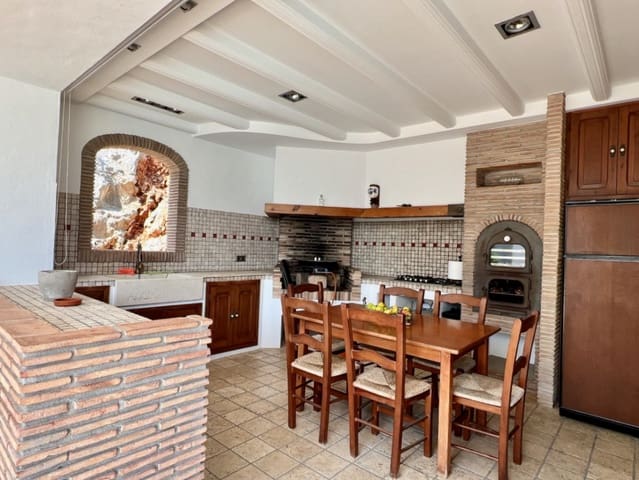 4 slaapkamer Villa te koop in Pedreguer met zwembad garage - € 680.000 (Ref: 4842303)