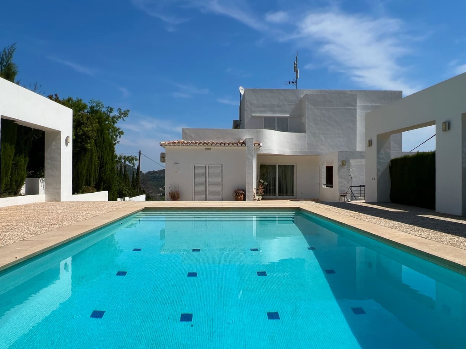 Chalet de 4 habitaciones en Pedreguer en venta con piscina garaje - 680.000 € (Ref: 4842303)
