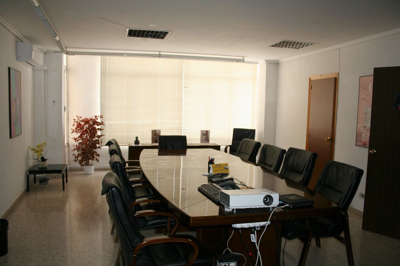 Kontor til salgs i Pedreguer - € 950 000 (Ref: 5191053)